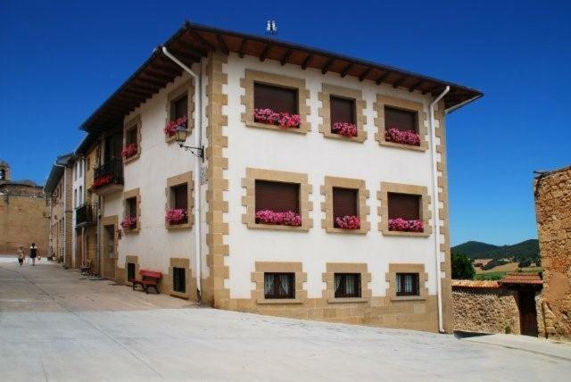 El Encinedo Villa Genevilla Ngoại thất bức ảnh